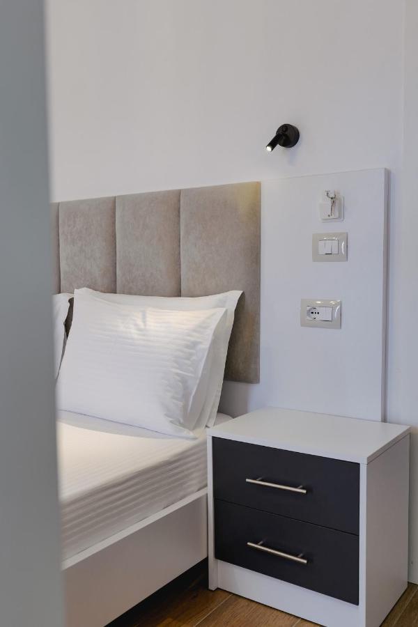 Venti Et Maris Hotel Ksamil Bagian luar foto